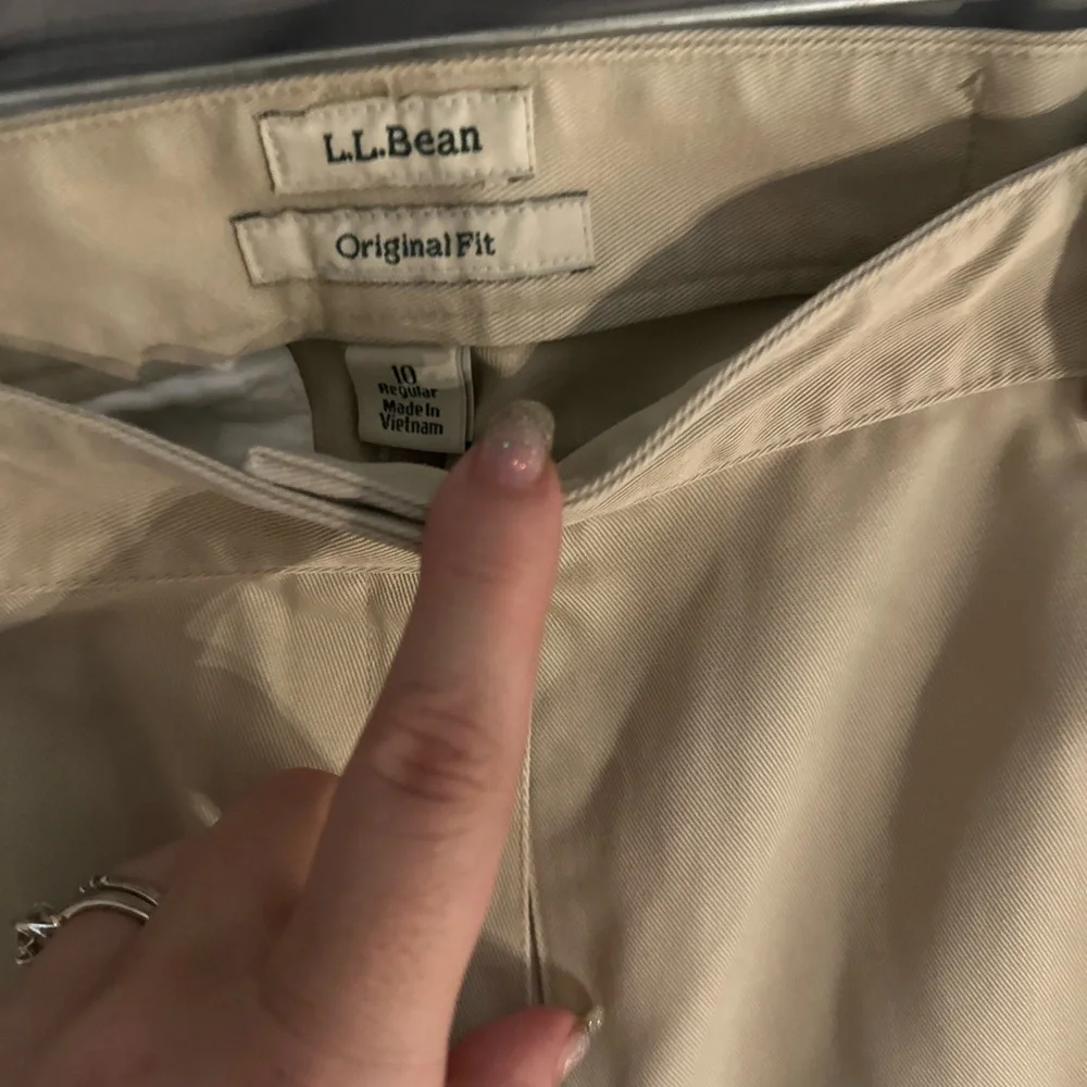 L.L. Bean Bayside Original Fit Chino Shorts, Women 10 = 28x9 Beige Khaki